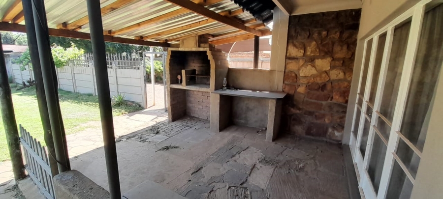 To Let 3 Bedroom Property for Rent in Flamwood North West